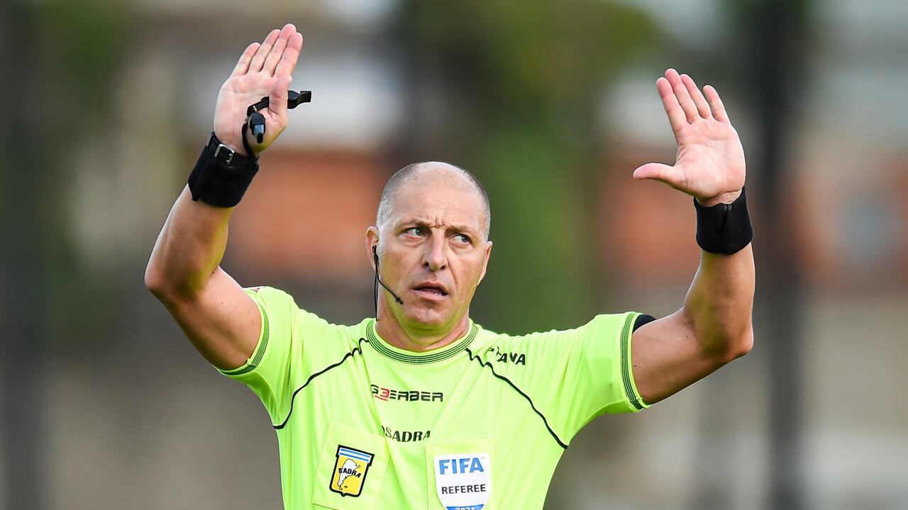 Néstor Pitana, árbitro argentino.
