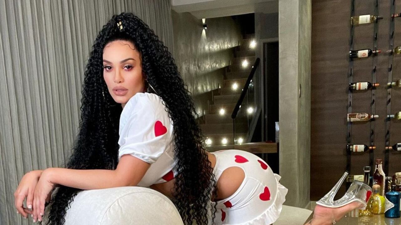 Andrea Valdiri subió la temperatura en redes con sugestivo video en lencería