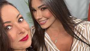 Esperanza Gómez Y Flavia Dos Santos encendieron las redes con sensual beso.