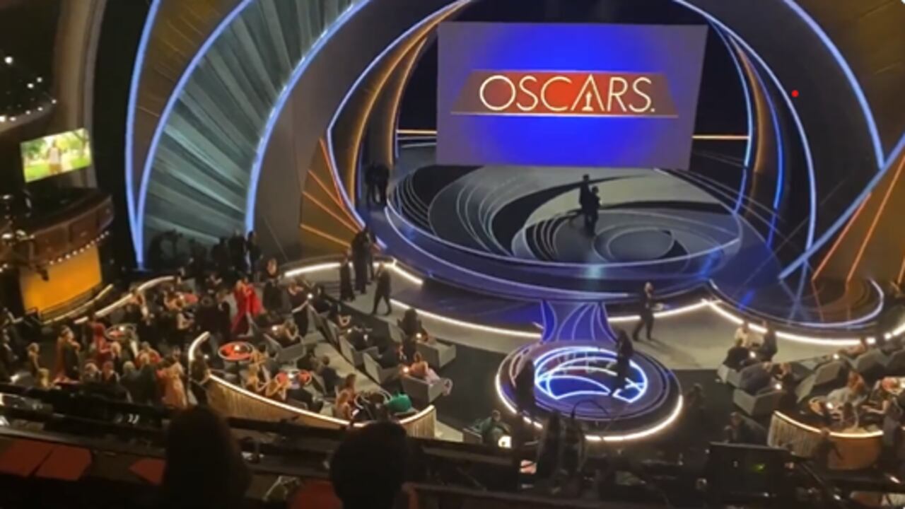 Revelan imágenes que nadie vio después del golpe de Will Smith a Chris Rock