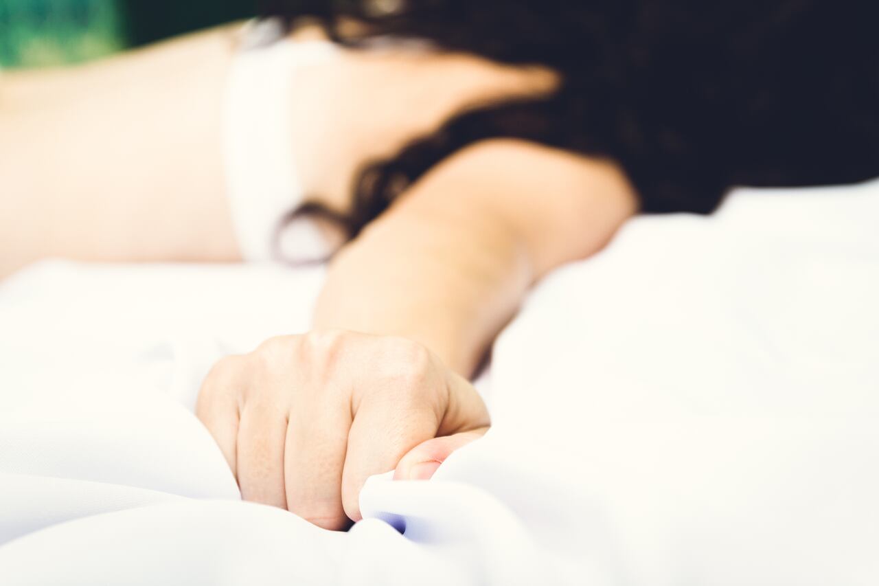 Mujer teniendo un orgasmo