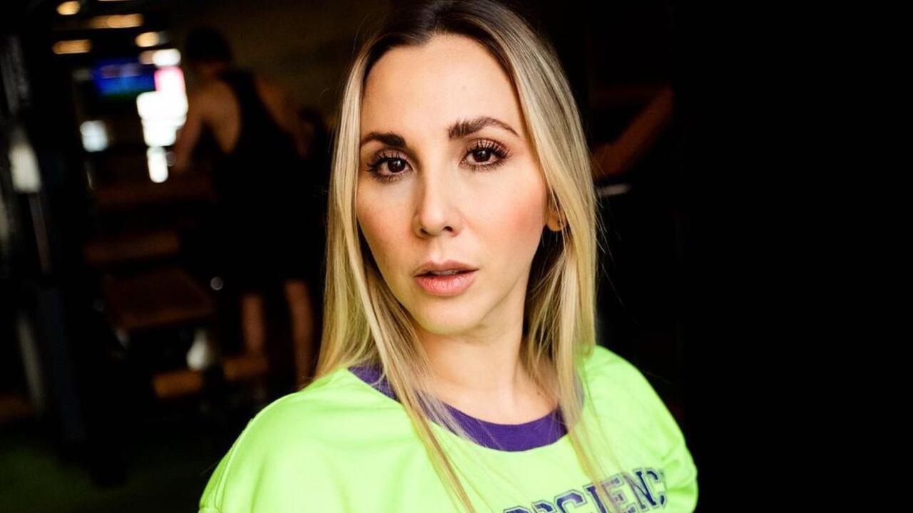 Juliana Casali lo vuelve a hacer y acelera las redes con ardiente disfraz de enfermera