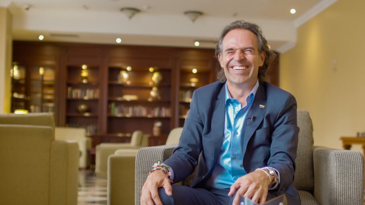 Federico Gutiérrez hizo una pausa en su agenda de la ansiosa última semana para jugar al 'sapito' con SoHo y responder algunas preguntas curiosas.