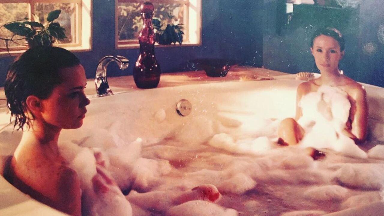 Desempolvan ardiente escena entre Natasha Klauss y Catherine Siachoque