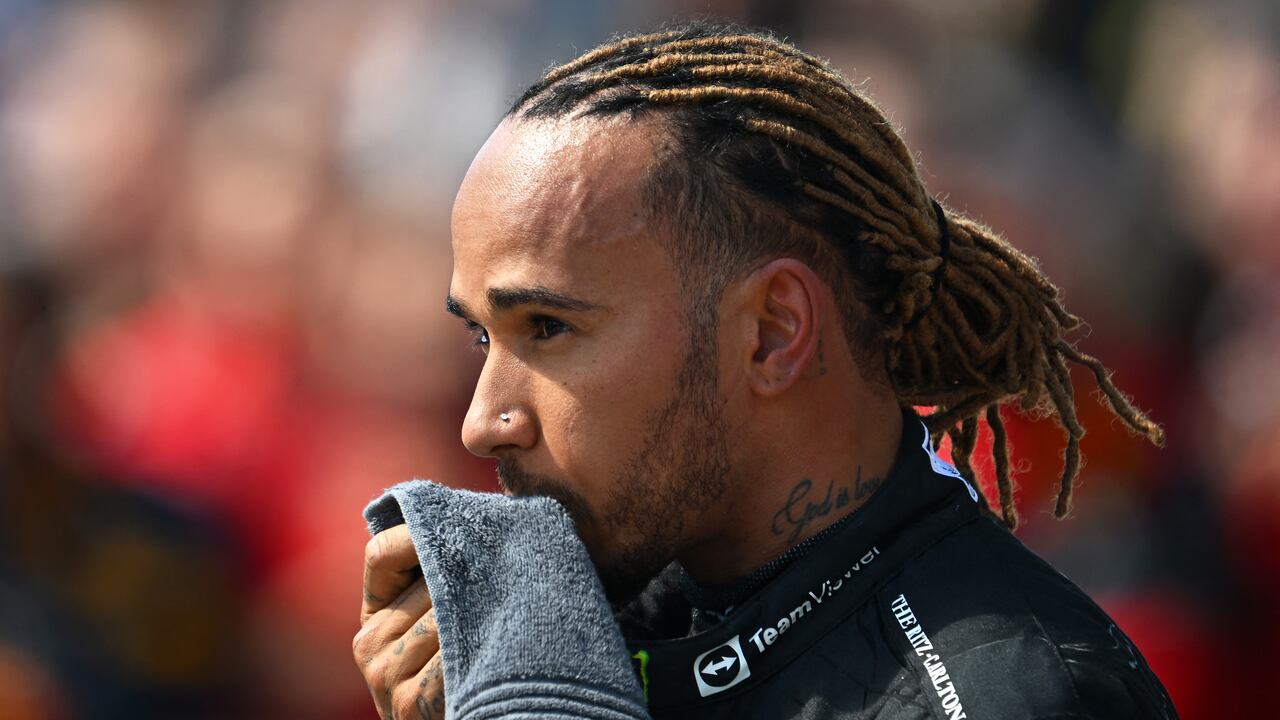 MONTREAL, QUEBEC - JUNE 19: Third placed Lewis Hamilton of Great Britain and Mercedes looks on in parc ferme during the F1 Grand Prix of Canada at Circuit Gilles Villeneuve on June 19, 2022 in Montreal, Quebec.   Clive Mason/Getty Images/AFP (Photo by CLIVE MASON / GETTY IMAGES NORTH AMERICA / Getty Images via AFP)