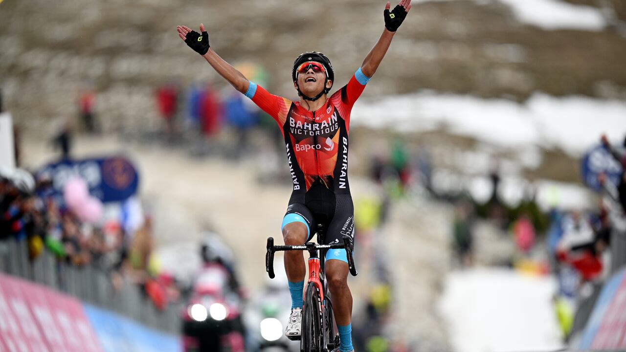 TRE CIME DI LAVAREDO, ITALY - MAY 26: Santiago Buitrago of Colombia and Team Bahrain - Victorious celebrates at finish line as stage winner during the 106th Giro d'Italia 2023, Stage 19 a 183km stage from Longarone to Tre Cime di Lavaredo 2307m / #UCIWT / on May 26, 2023 in Tre Cime di Lavaredo, Italy. (Photo by Stuart Franklin/Getty Images,)