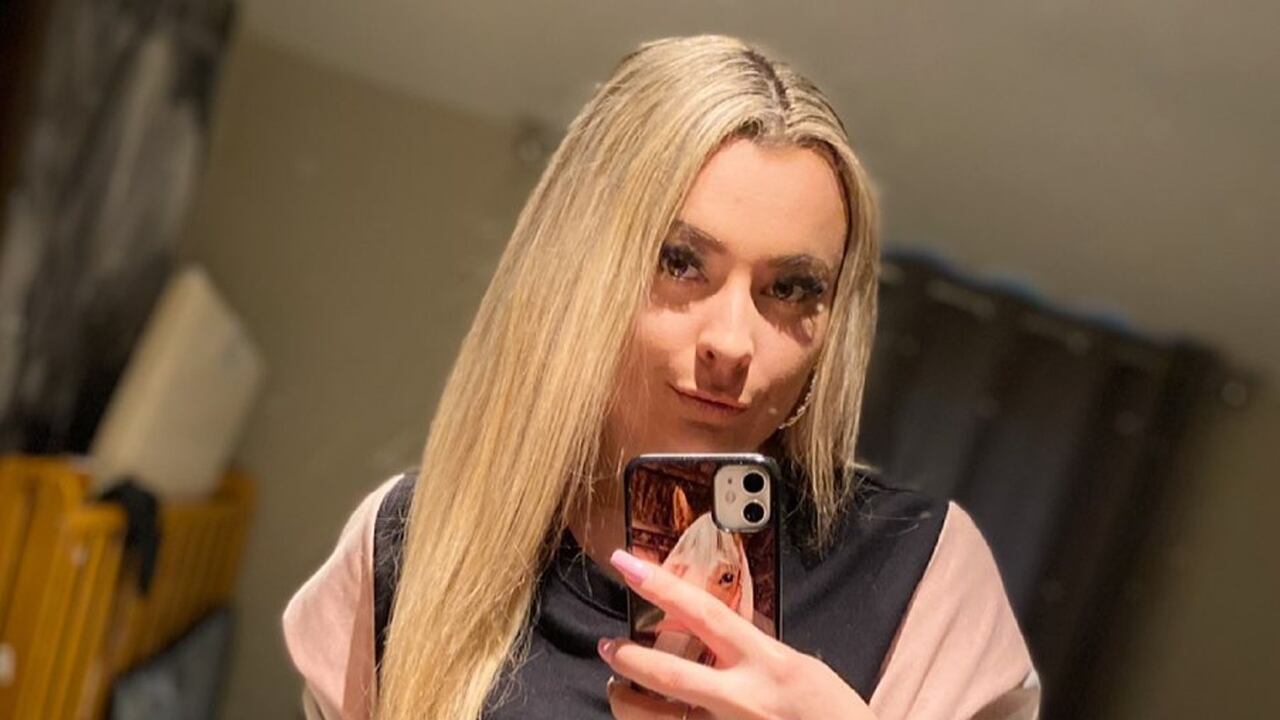 Sensual policía fue suspendida luego de que sus superiores descubrieran su contenido en OnlyFans