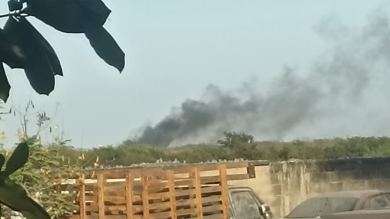 Sería un helicóptero, al parecer, de una empresa de transporte Aéreo de Pasajeros y transporte Aéreo de Carga.