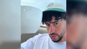 Bad Bunny tomando café