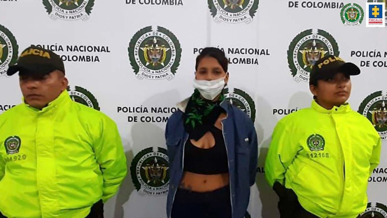Según la investigación, un ciudadano en estado de alicoramiento que se desplazaba por Vista Hermosa, fue interceptado al parecer por alias 'La Pambelé' y otra persona, quienes lo agredieron con un palo y le propinaron puños y patadas en su cabeza y tórax, causándole la muerte.