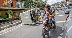 El cambio del parque automotor colombiano, que cada día tiene más motos, ha tenido un impacto en la seguridad vial, pues los accidentes con motos son más frecuentes y severos.