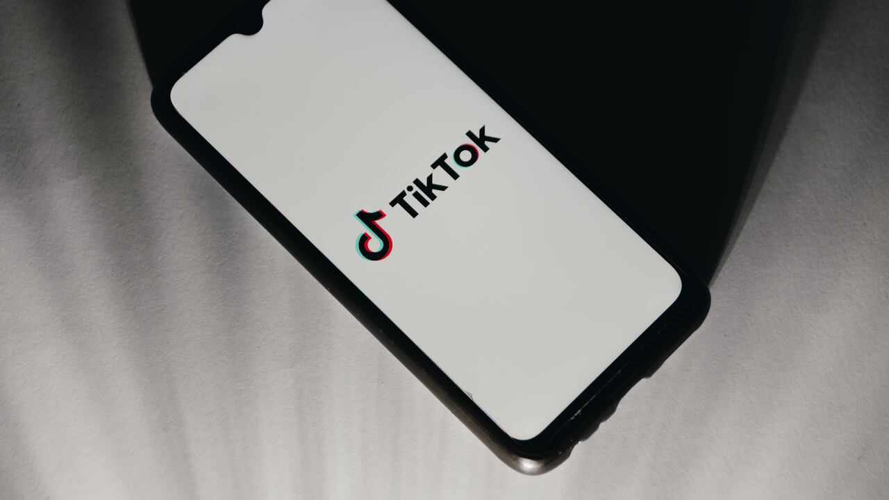 ¿TikTok podría cobrar por ver videos?