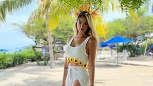 Instagram @melinaramirez90