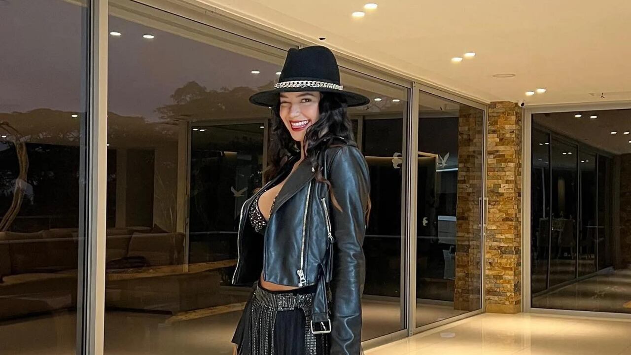 Jenn Muriel cautiva con «sexy» baile y su retaguardia deja a más de uno boquiabierto