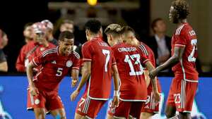 Juagadores de la Selección Colombia celebran gol en el partido amistoso contra México.