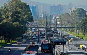 Vista desde el puente de la Estación El Virrey. Foto: León Darío Peláez/Semana