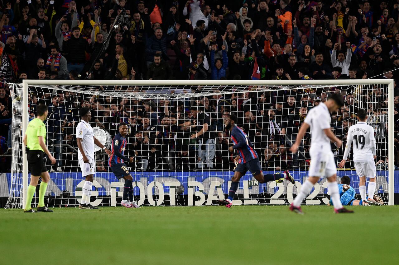 Real Madrid vio cómo Barcelona le remontó el 'Clásico' y las posibilidades de pelear por LaLiga.