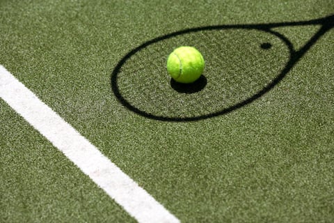 Cancha de tenis y pelota