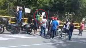 Una mujer fue tomada como rehén y falleció en medio del asalto