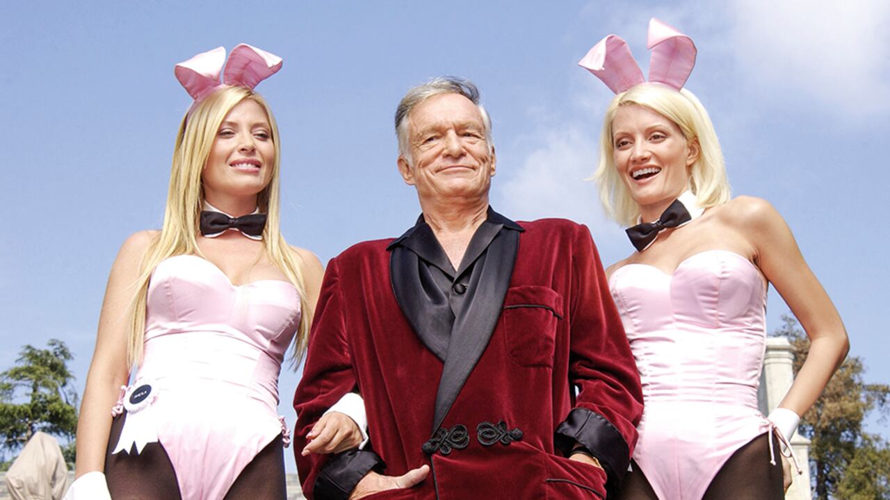 Las conejitas tenían vestidos tan ajustados que sufrían de los riñones. Algunas eran ofrecidas para sexo con los amigos de Hefner.