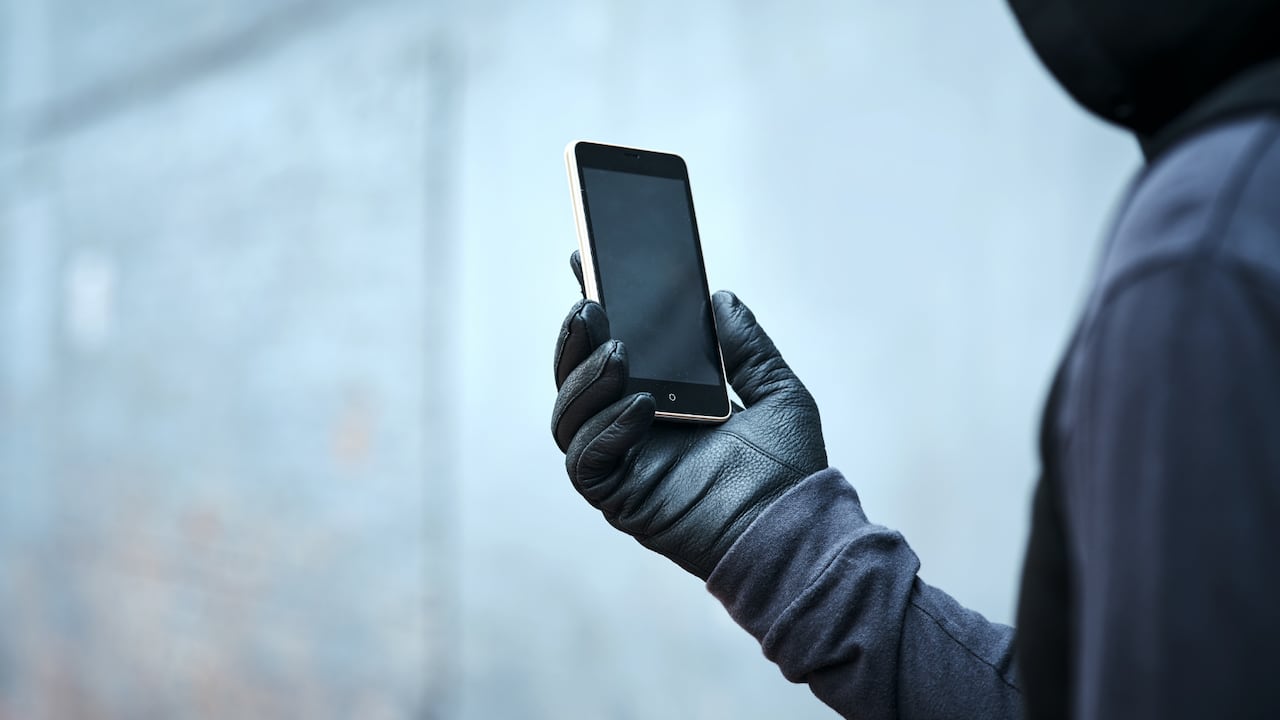 Niña de 14 años fue apuñalada para robarle el celular; buscan a los 5 atacantes