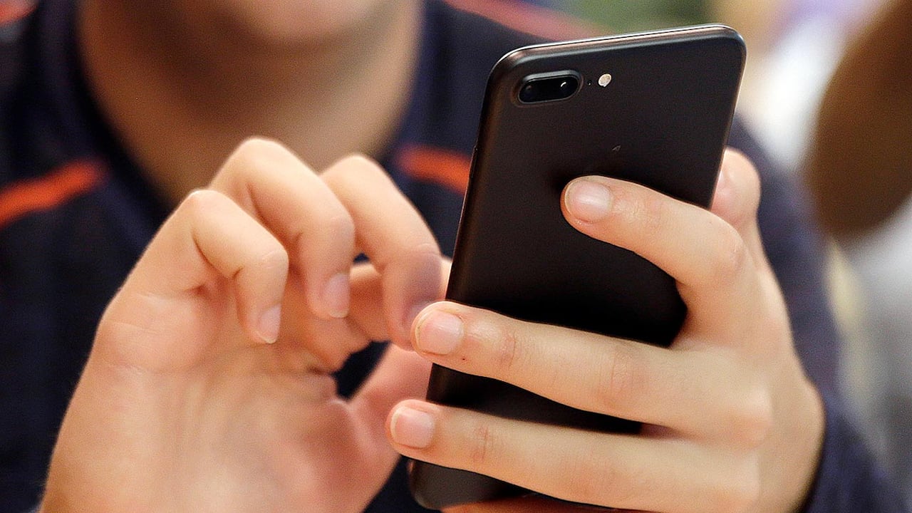 Usuario de un teléfono Android.