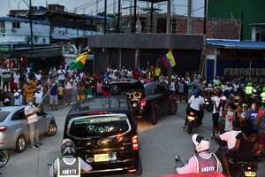 Una multitud despide a Freddy Rincón en Buenaventura.
