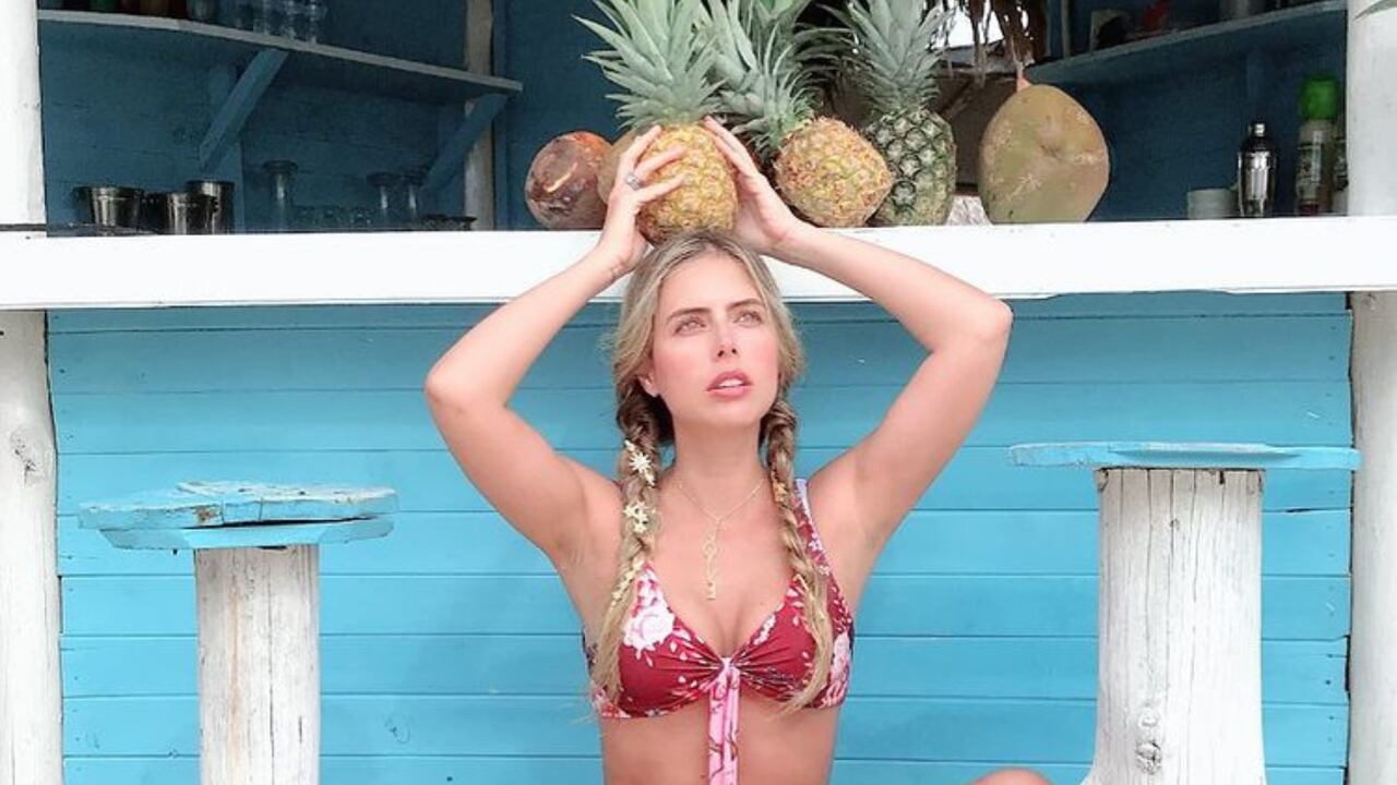 Ana Sofía Henao presumió su cuerpazo en diminuta lencería roja