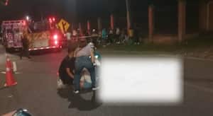 Hombre cae de una chiva en Medellín/ Foto tomada de redes sociales