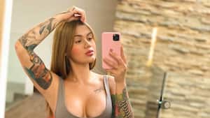 Instagram @soycintiacossio