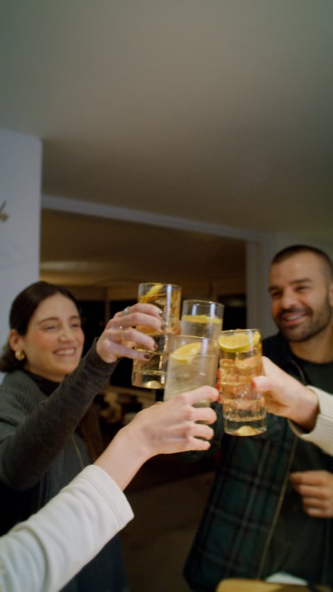 Martín Mendoza: donde habita la familia elegida