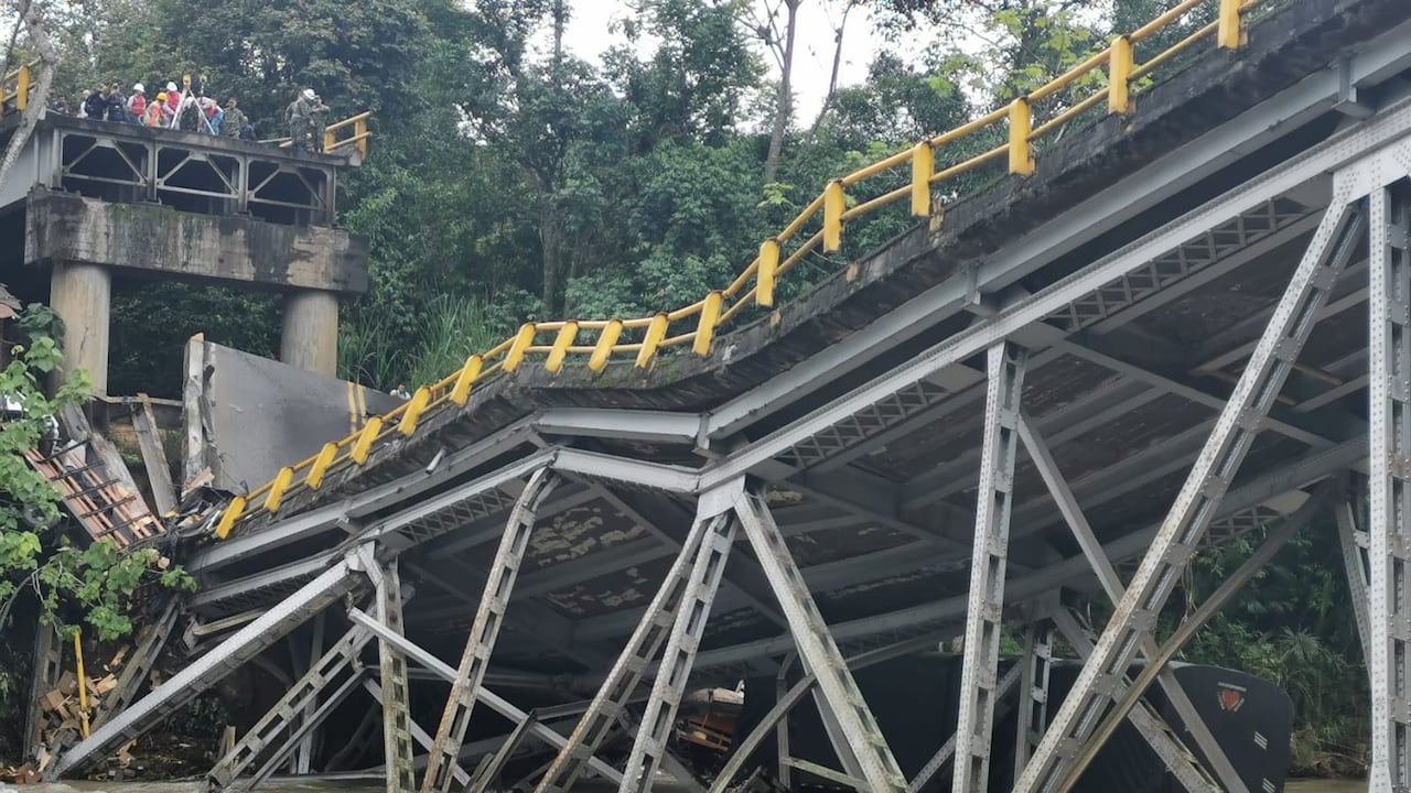 colapso puente del alambrado entre Valle y Quindío puente sobre el río La Vieja