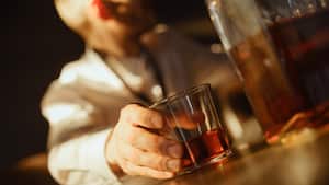 Uno de los sujetos que no quería pagar la cuenta los atacó con un arma blanca