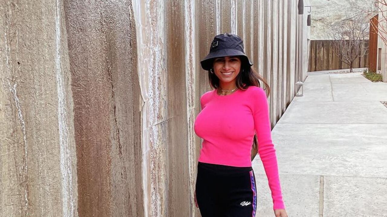 Mia Khalifa, de infarto: usa pequeño short en sensual baile con música de Karol G