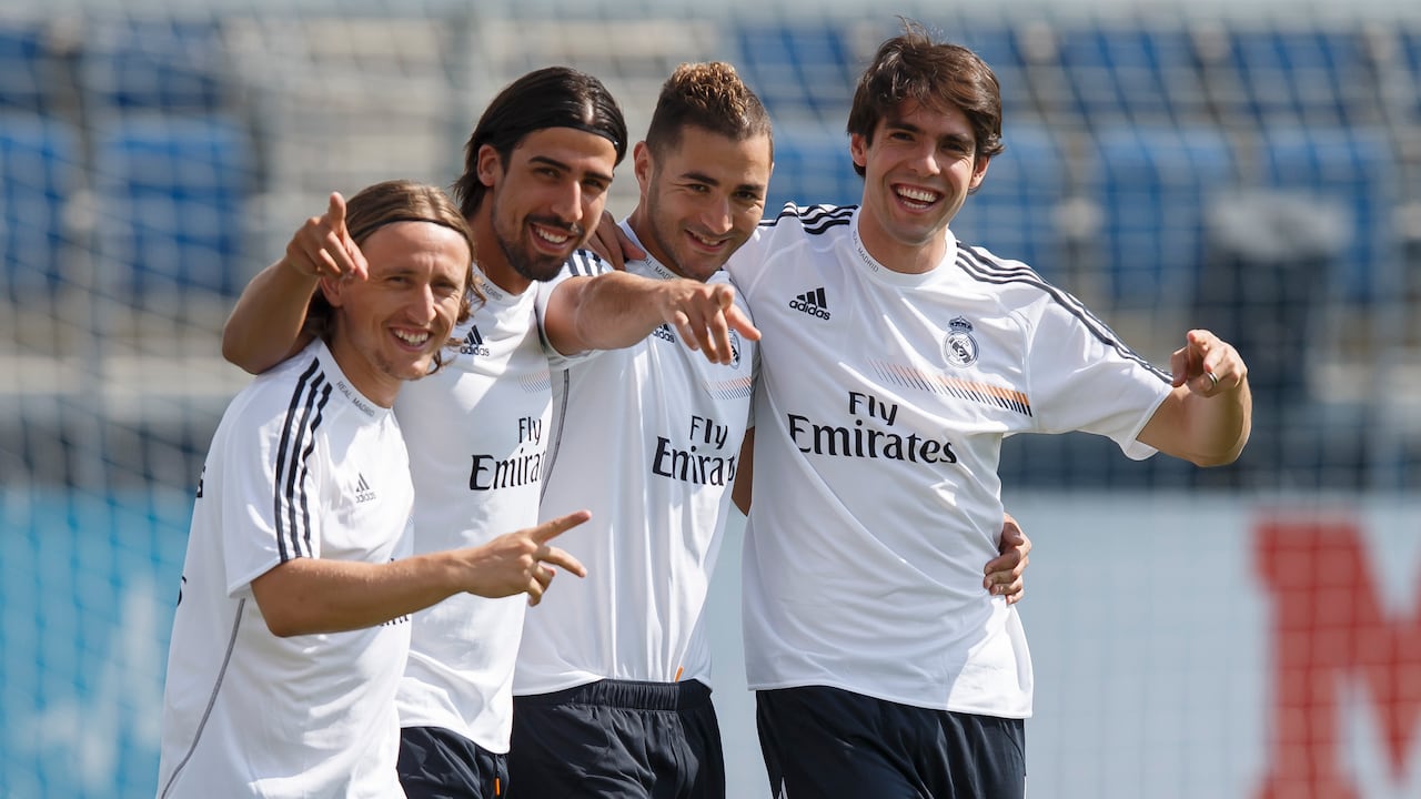 Ricardo Kaká, junto a otros jugadores del Real Madrid