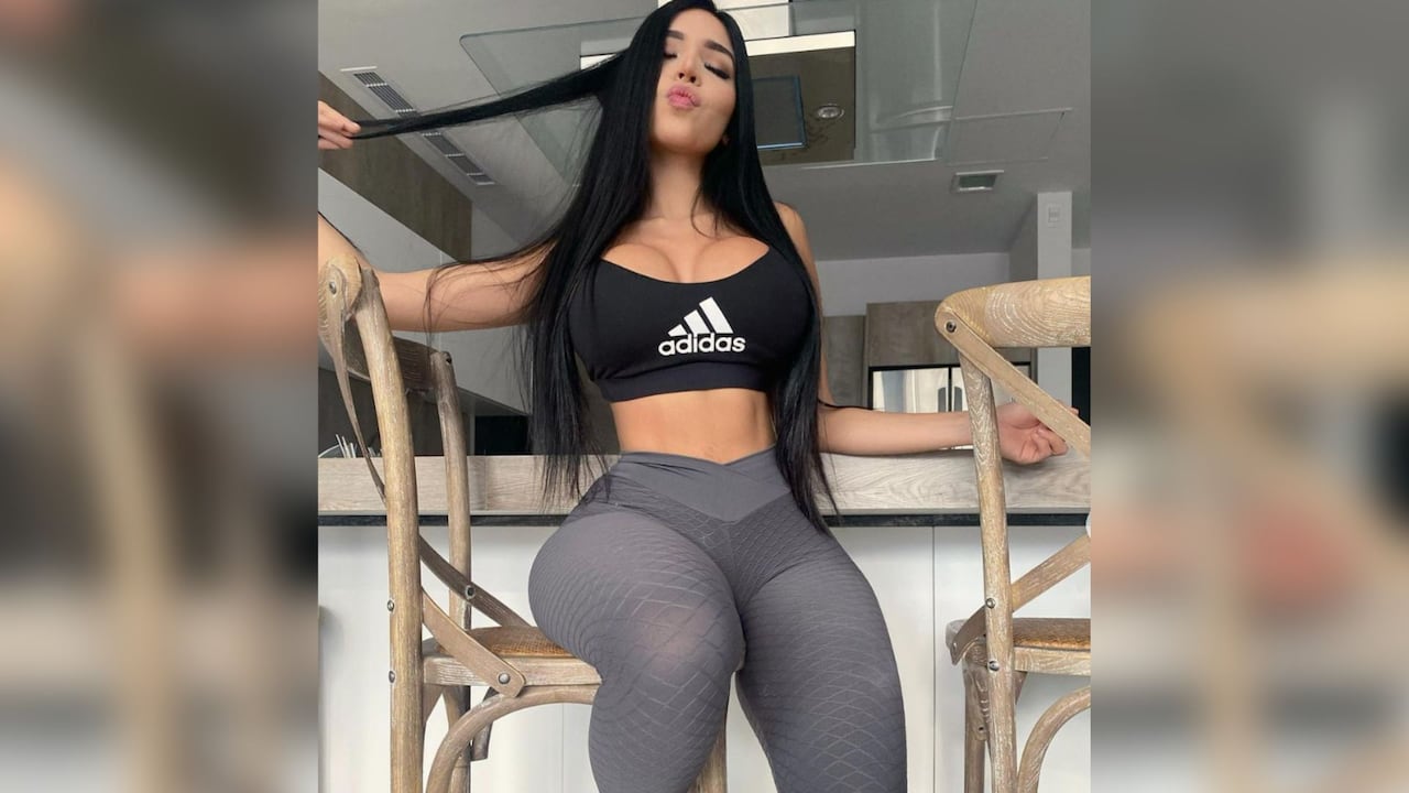 Ennid Wong Oficial, modelo mexicana, quien dejó al aire a sus dos amigas en partido entre Tigres y Pachuca.