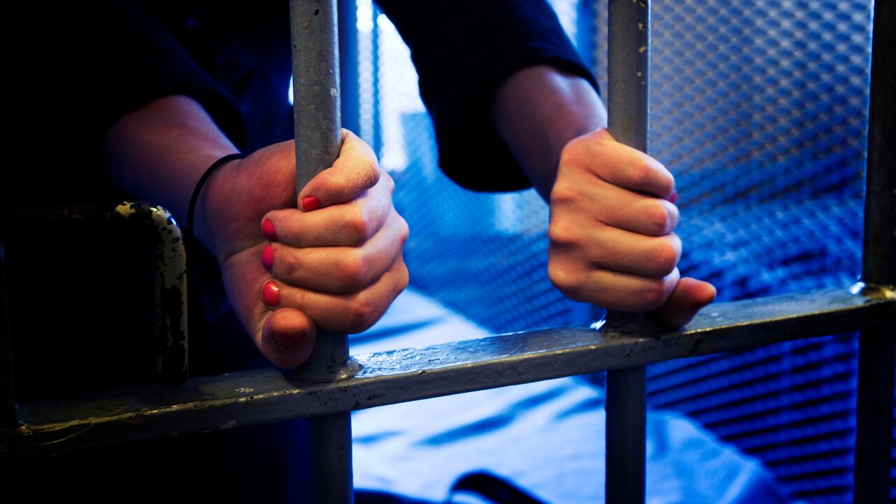 Dos mujeres en prisión quedaron embarazadas de una interna transgénero