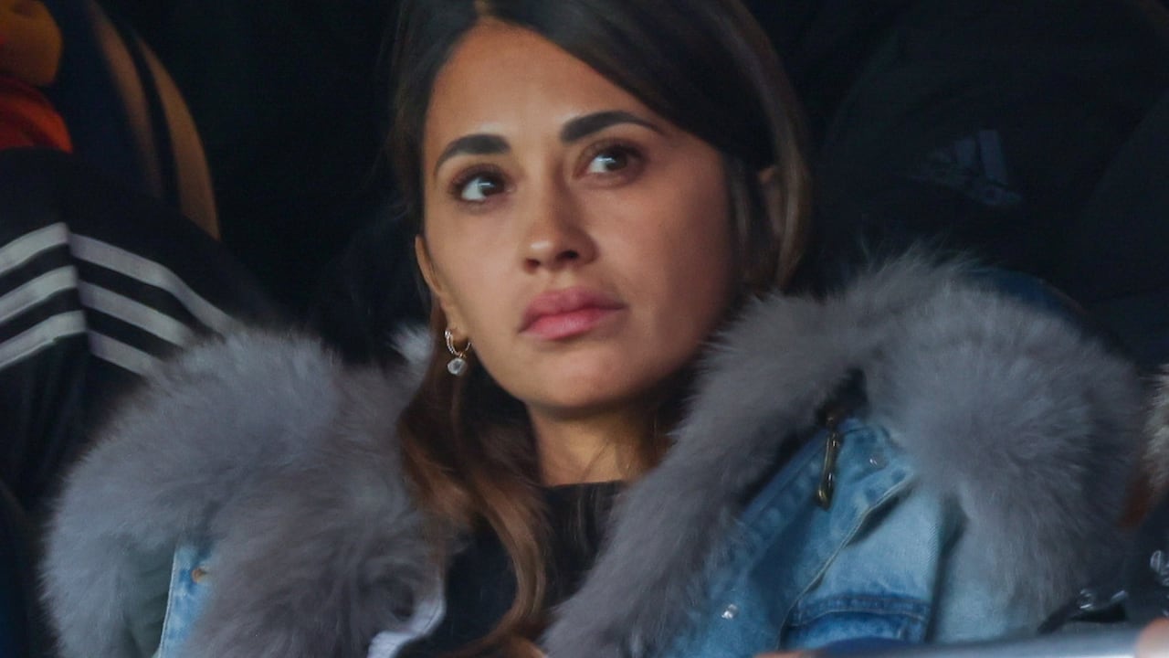 Antonella Roccuzzo, esposa de Leo Messi, durante el partido ante el Bordeaux