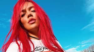 La cantante publicó una serie de fotos sensuales para promocionar su nueva canción. Foto: Instagram @karolg.