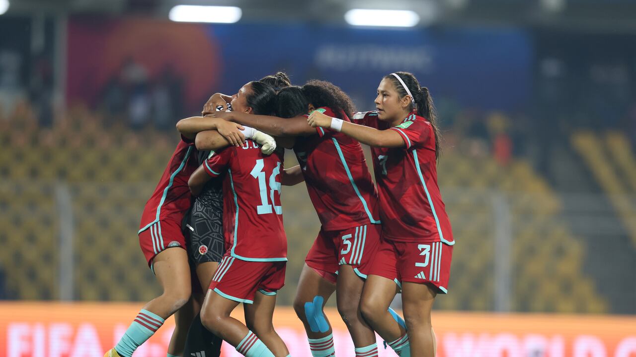 Jugadoras de la Selección Colombia Sub-17 celebran su paso a la final en el Mundial de India.