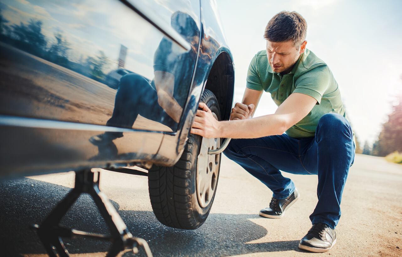Existen varios factores que pueden incidir en el cambio de las llantas de un automóvil.
