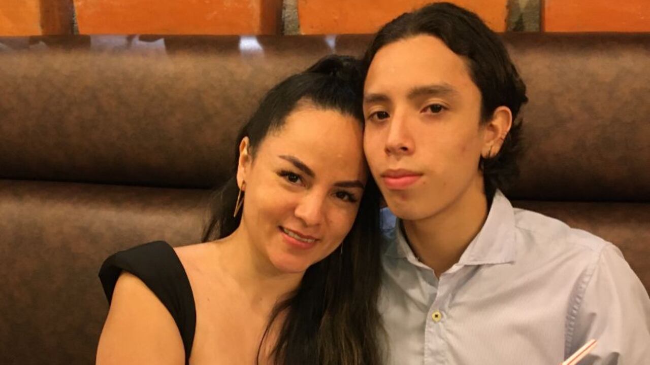 Milena Meneses con su hijo Santiago Murillo.