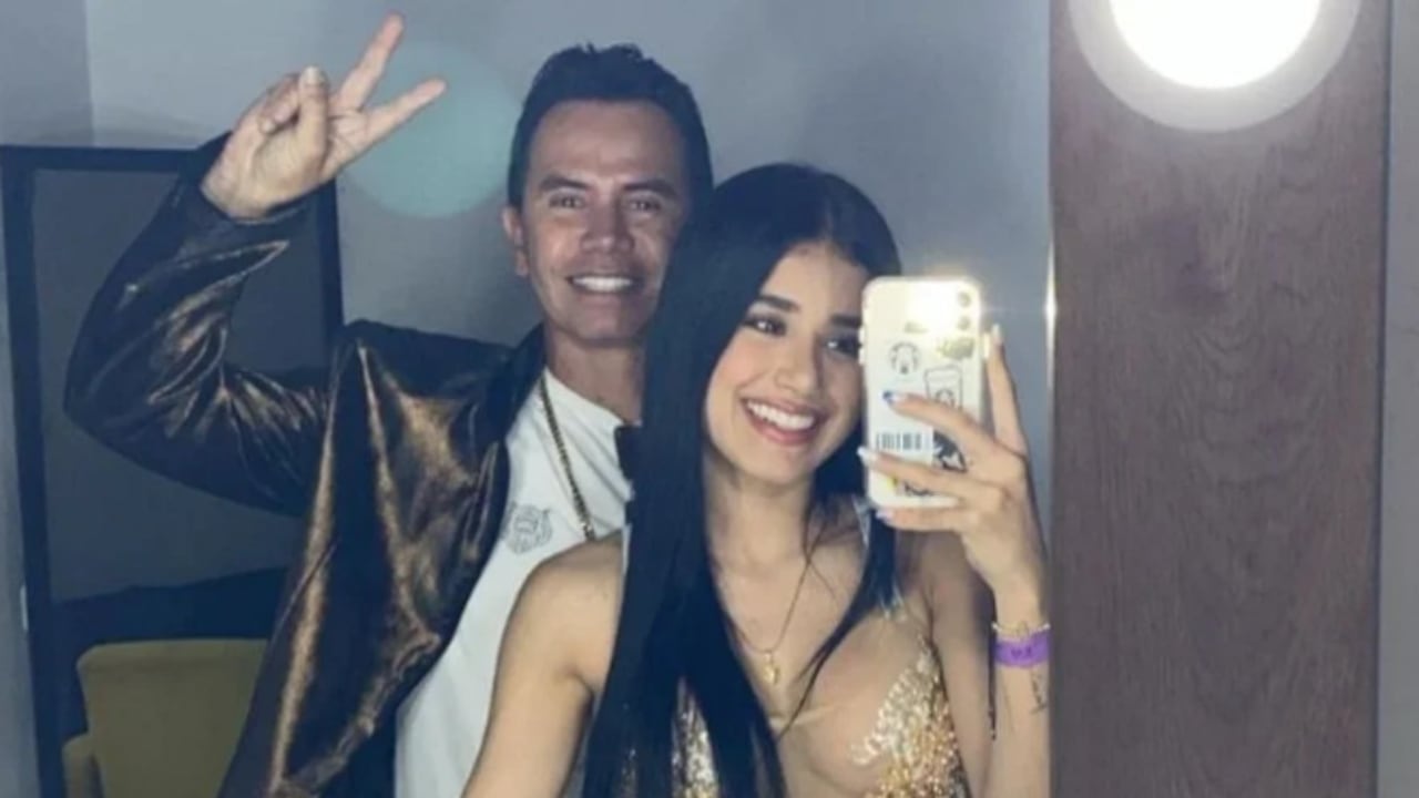 La pareja enfrentó las críticas en redes sociales por este amor.