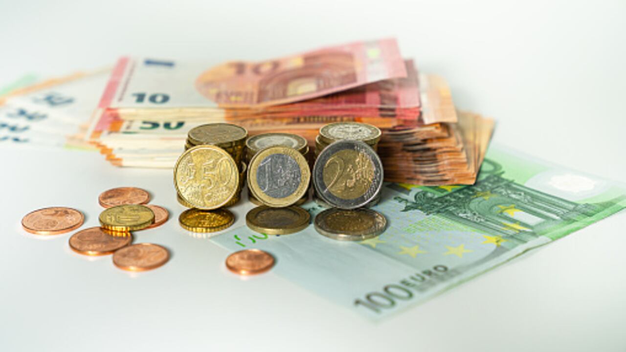 La red podía obtener “hasta 400.000 euros (unos 2.000.000.000 de pesos colombianos) de beneficios semanales”, de acuerdo con las autoridades.