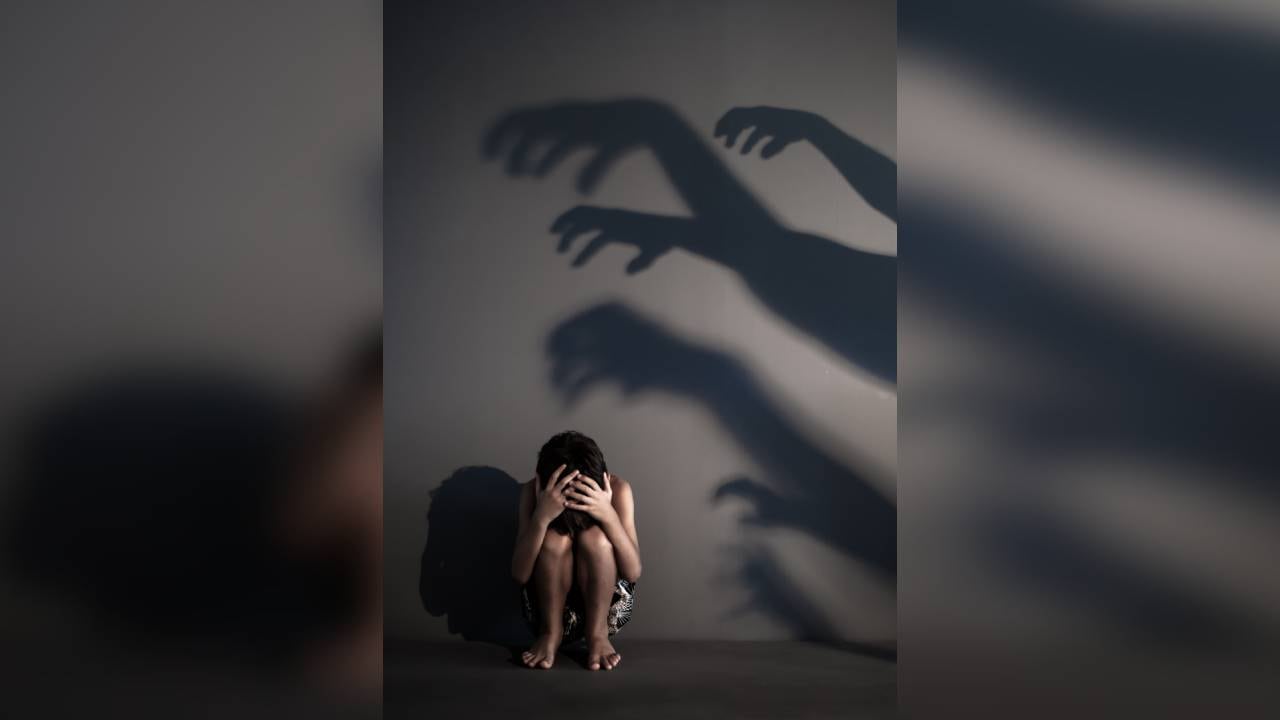 El menor fue violado por cuatro hombres y fue contagiado con VIH. Imagen de referencia y no corresponde al hecho en cuestión. Foto: Getty images.
