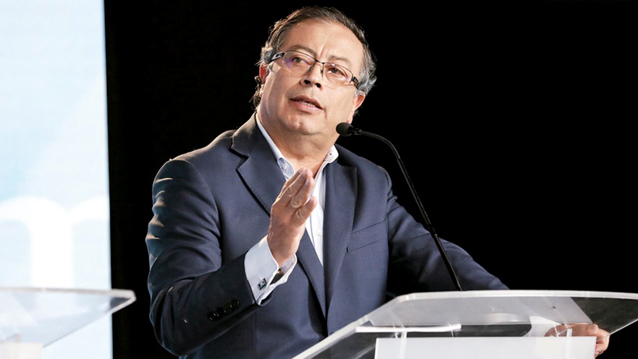 Aunque Gustavo Petro no ha rechazado el respaldo político de Comunes, una adhesión oficial con bombos, platillos y fotografías tal vez no existirá.