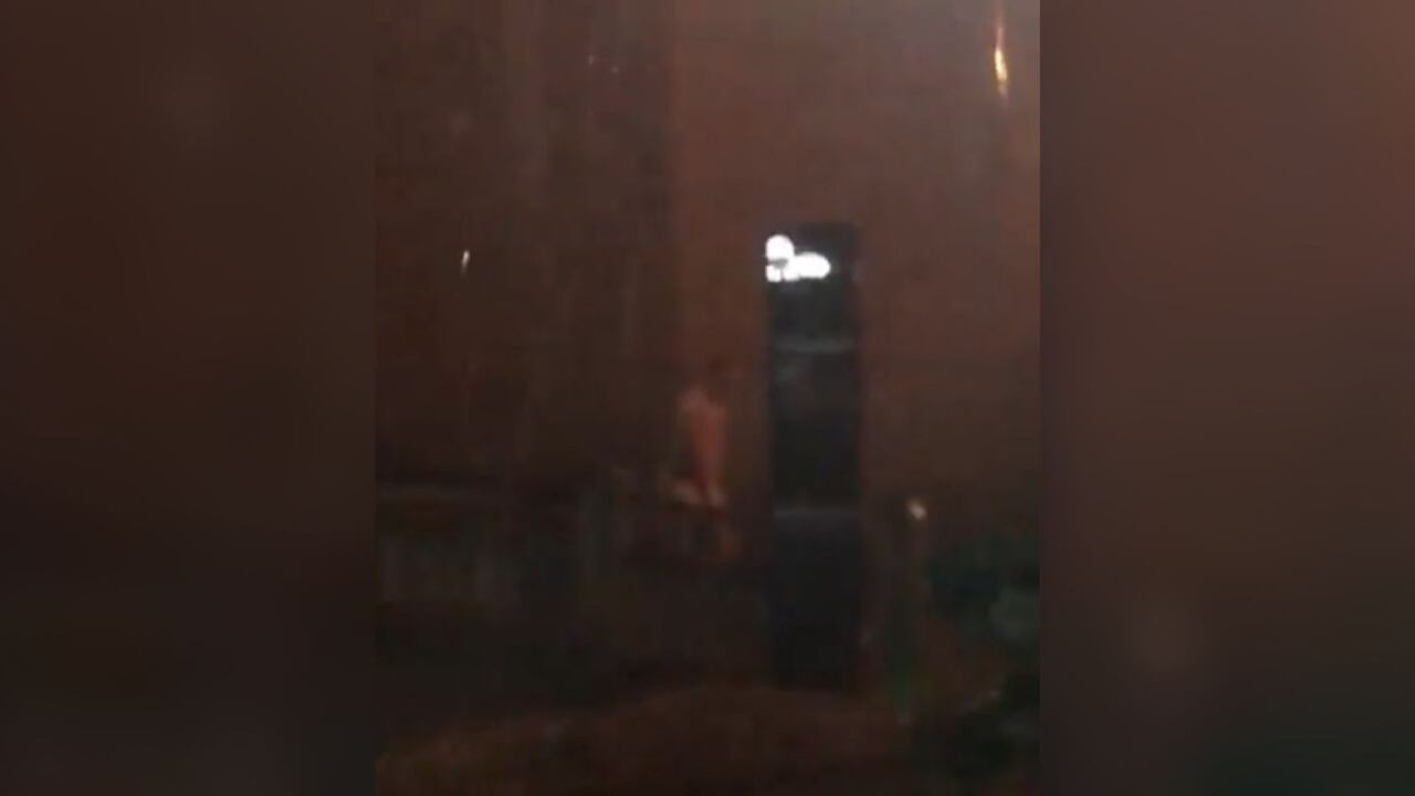 Hombre extranjero corre desnudo en Jericó, Antioquia