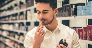 #1. Perfumes: Algunos hombres son muy quisquillosos en cuanto al olor corporal se refiere. Si usted sabe que su padre usa un perfume determinado, es recomendable que siga con esa misma línea. Si quiere que pruebe algo diferente, recuerde qué notas tiene el perfume que actualmente usa (amaderadas, herbáceas, cítricas), para buscar uno similar. Recuerde que el perfume es el que tiene 20% de esencia con relación al solvente y la colonia o agua de toilette es la que tiene 10%. Precio: Entre $70.000 y $300.000. (123RF-georgerudy)