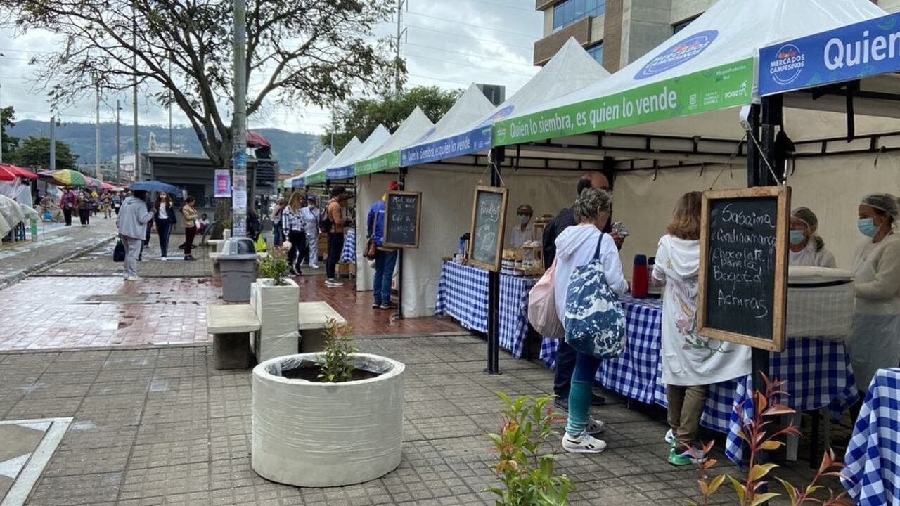 La estación de TransMilenio que se convirtió en plaza de mercado