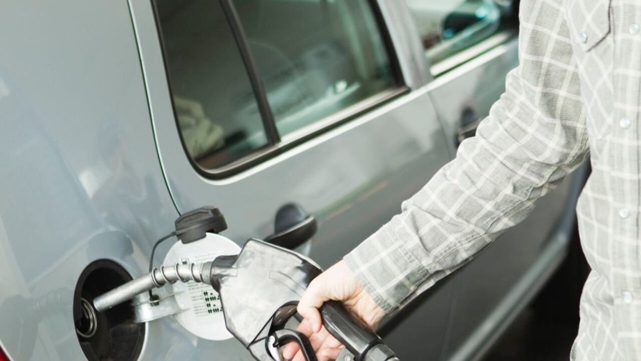 El precio de los combustibles sigue afectando el bolsillo de los ciudadanos